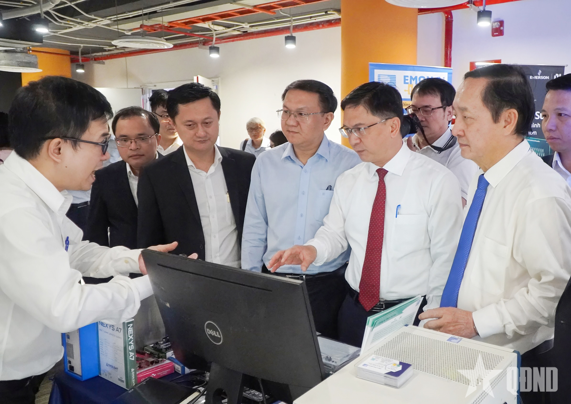 Bàn giải pháp thúc đẩy phát triển ngành công nghiệp bán dẫn